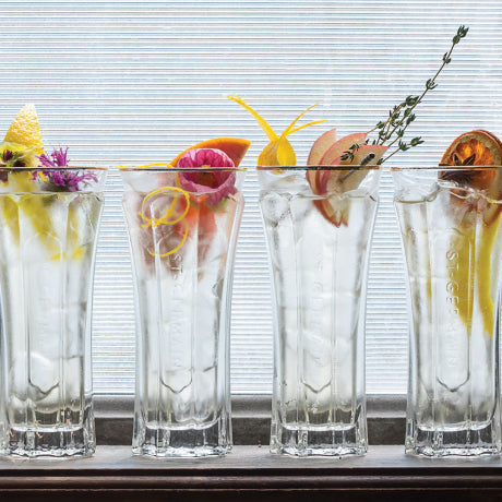 Unique Art Deco style glasses, perfect match for our bottle. Engraved and delicately gilded - St-Germain Spritz - official Store